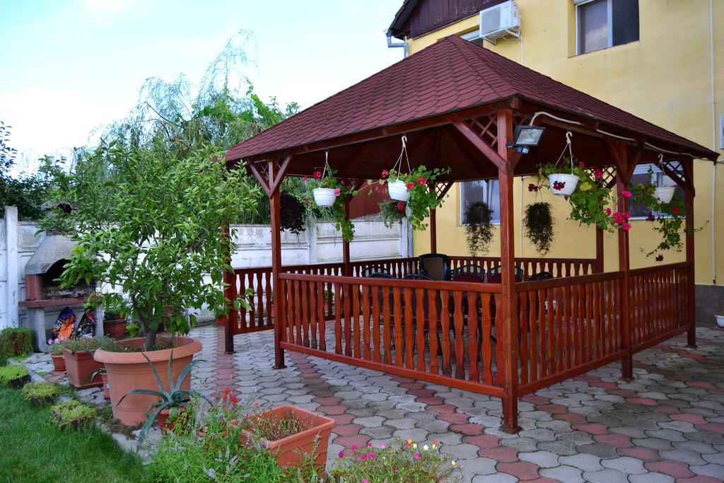 Pensiunea Alexander Arad Exterior foto